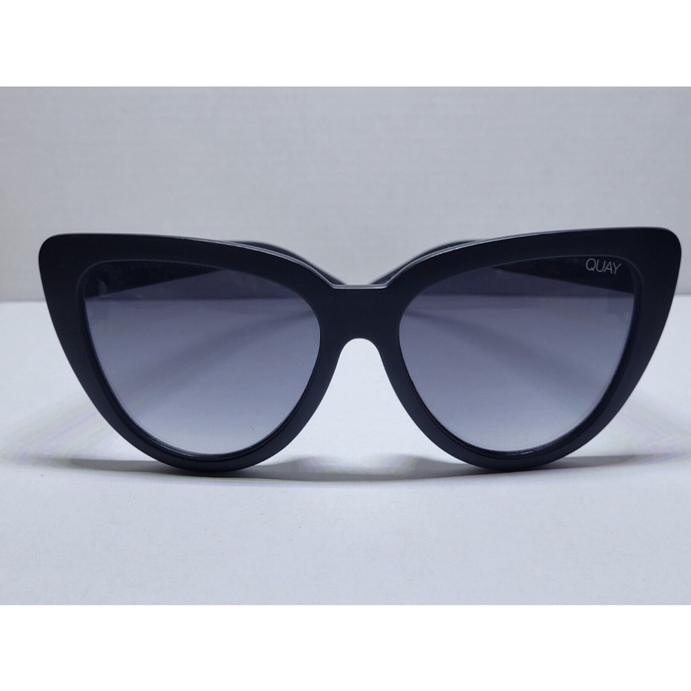 QUAY Austrailia Black Cat Eye "Stray Cat" sunglasses Pre-Owned